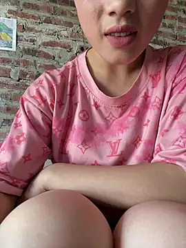 hoaithu1 online show from 04-20-26, 07:33