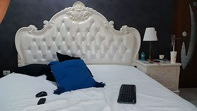 Snapshot of MeghanLoft chatting on 07-14-26, 10:21 MeghanLoft online show from 07-14-26, 10:21