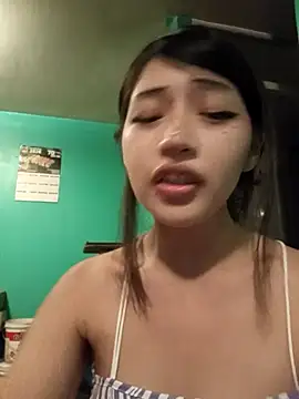 Snapshot of HonyHanna chatting on 04-24-26, 02:47 HonyHanna online show from 04-24-26, 02:47