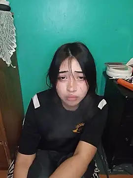 Snapshot of HonyHanna chatting on 05-27-26, 02:19 HonyHanna online show from 05-27-26, 02:19