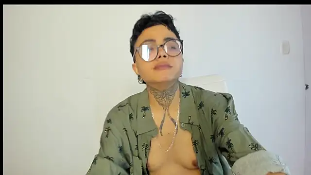 Snapshot of Antony_D_ossa chatting on 08-01-26, 04:23 Antony D ossa online show from 08-01-26, 04:23