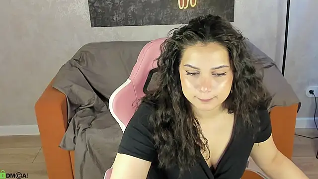 Snapshot of Vivien_Ross chatting on 05-12-26, 01:14 Vivien Ross online show from 05-12-26, 01:14