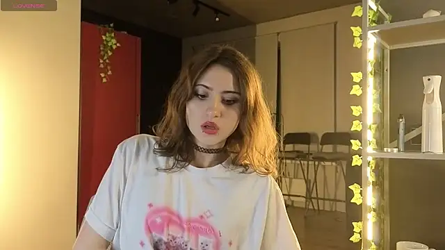lovergirl4me online show from 05-11-26, 05:43