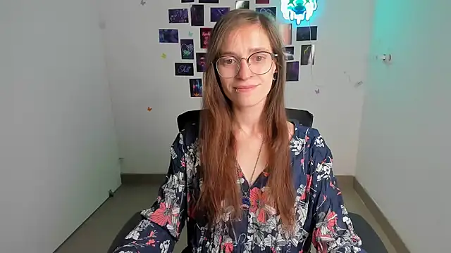 Snapshot of Luna_Tantra chatting on 07-24-26, 04:38 Luna Tantra online show from 07-24-26, 04:38
