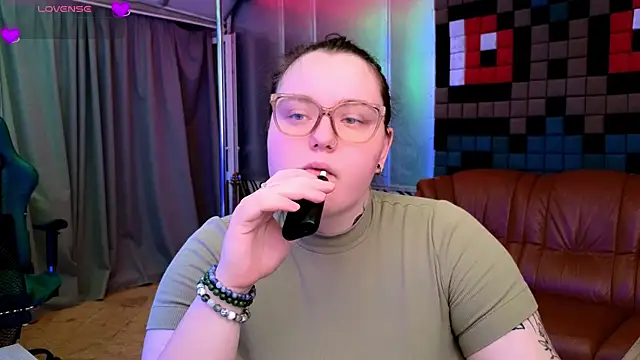 CatherineClaire online show from 07-25-26, 04:26