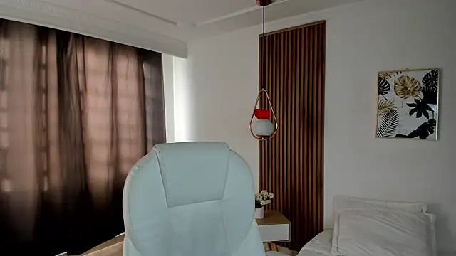Snapshot of luniksa chatting on 06-07-26, 12:09 luniksa online show from 06-07-26, 12:09