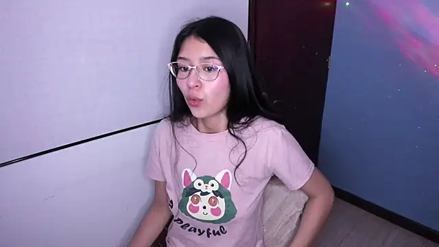 Snapshot of Danii_rizzo chatting on 05-26-26, 10:22 Danii rizzo online show from 05-26-26, 10:22