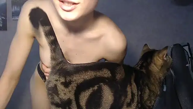 Snapshot of EveLiaka chatting on 05-15-26, 10:50 EveLiaka online show from 05-15-26, 10:50