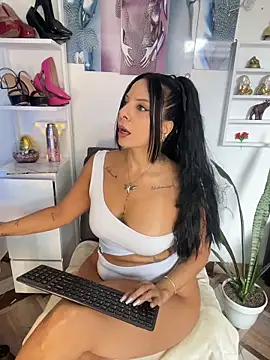 Snapshot of Temis_Selene chatting on 05-20-26, 08:37 Temis Selene online show from 05-20-26, 08:37