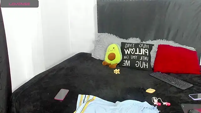 Snapshot of camila_valenciia_ chatting on 07-08-26, 12:26 camila valenciia online show from 07-08-26, 12:26