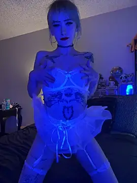 ambvlantMia online show from 04-22-26, 10:33