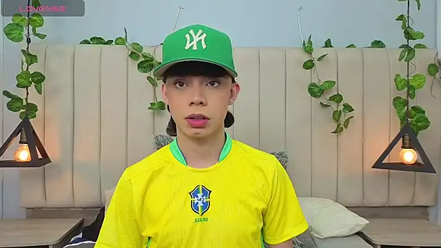 milan zapata online show from 05-11-26, 10:40