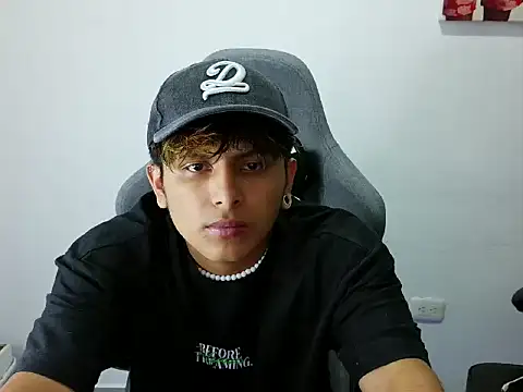 dany fans online show from 04-24-26, 02:36