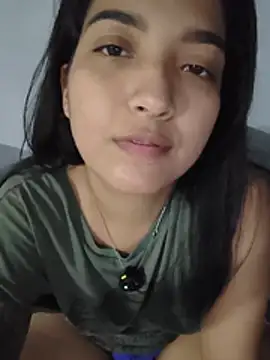 Snapshot of Thanilopera chatting on 06-25-26, 05:12 Thanilopera online show from 06-25-26, 05:12