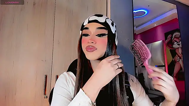 Snapshot of Camila_Vasquezz1 chatting on 07-04-26, 11:27 Camila Vasquezz1 online show from 07-04-26, 11:27