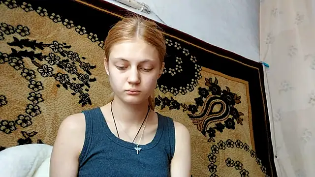 LunaLaday online show from 06-12-26, 02:54