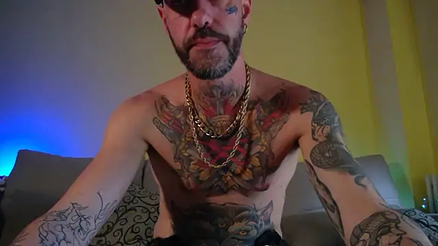 Snapshot of DuroHustler chatting on 05-09-26, 03:39 DuroHustler online show from 05-09-26, 03:39