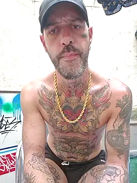 Snapshot of DuroHustler chatting on 07-14-26, 07:35 DuroHustler online show from 07-14-26, 07:35
