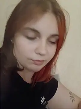 LoisFox online show from 04-22-26, 08:43