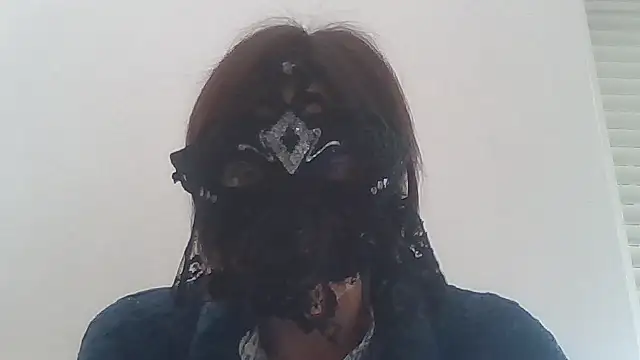 Snapshot of HelenTiAscolta chatting on 04-25-26, 02:36 HelenTiAscolta online show from 04-25-26, 02:36
