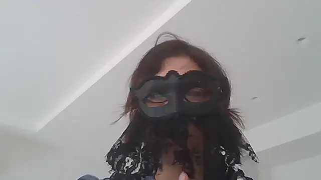 Snapshot of HelenTiAscolta chatting on 04-28-26, 01:38 HelenTiAscolta online show from 04-28-26, 01:38