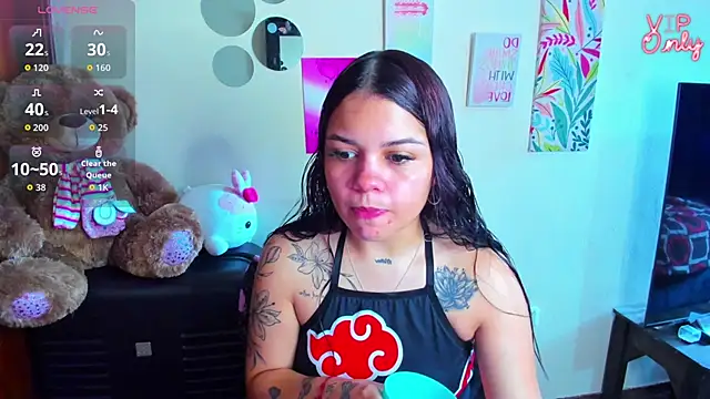 Snapshot of angelina_77 chatting on 06-10-26, 03:33 angelina 77 online show from 06-10-26, 03:33