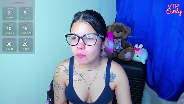 Snapshot of angelina_77 chatting on 07-17-26, 02:45 angelina 77 online show from 07-17-26, 02:45