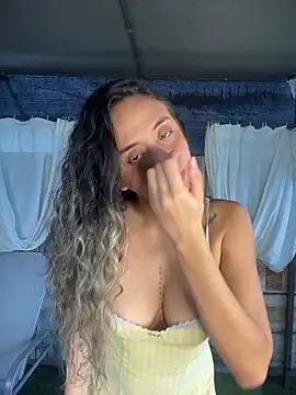 Snapshot of SinSirenXXX chatting on 05-04-26, 12:56 SinSirenXXX online show from 05-04-26, 12:56
