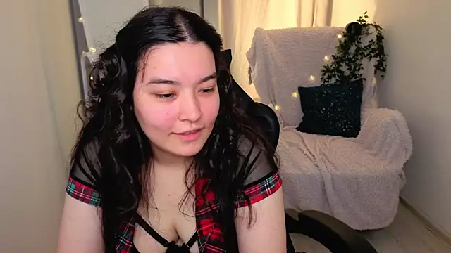 MomoRins online show from 05-20-26, 10:05