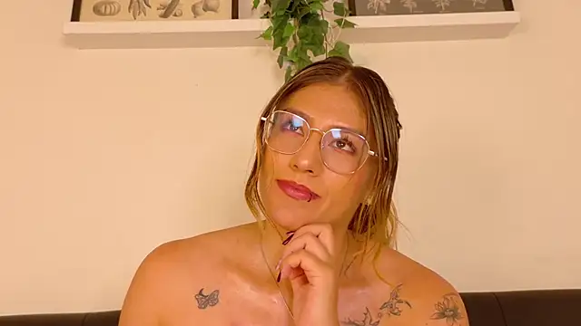 LiaaMoretti   online show from 07-23-26, 02:53