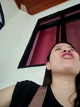 Snapshot of Nicol_Alvarez1 chatting on 04-24-26, 08:33 Nicol Alvarez1 online show from 04-24-26, 08:33