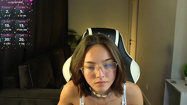 Leslie Scott online show from 07-05-26, 01:01