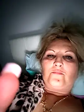 Divineblond online show from 09-30-25, 07:41