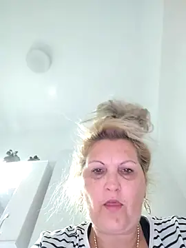 Divineblond online show from 10-05-25, 02:48