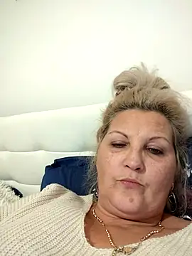 Divineblond online show from 11-28-25, 07:38