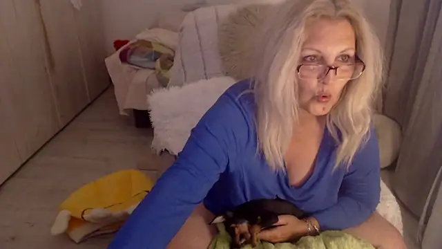 Divineblond online show from 05-16-26, 02:19