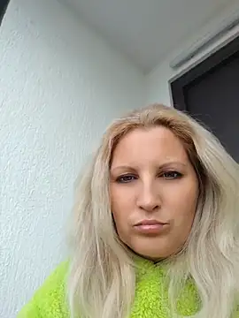 Divineblond online show from 05-17-26, 03:30