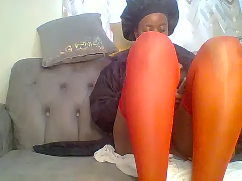 Snapshot of fentyvee chatting on 06-25-26, 06:07 fentyvee online show from 06-25-26, 06:07