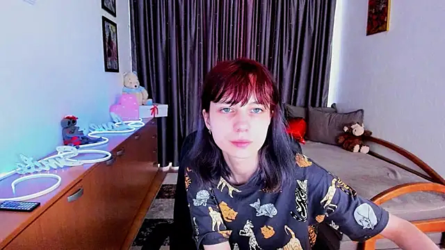 MiniLysii online show from 06-17-26, 05:43