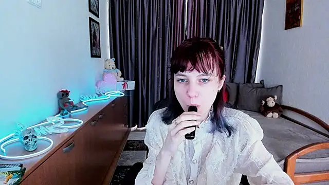MiniLysii online show from 06-25-26, 05:56
