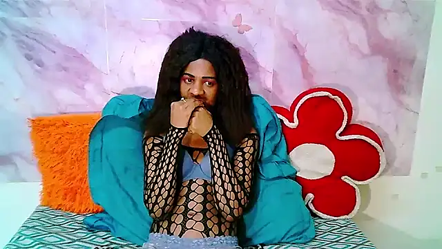 Snapshot of EbonySweetPeach chatting on 07-07-26, 06:47 EbonySweetPeach online show from 07-07-26, 06:47