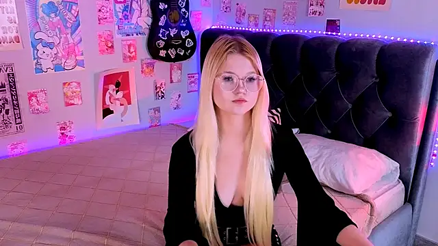 Snapshot of LunariaFox chatting on 07-12-26, 03:03 LunariaFox online show from 07-12-26, 03:03