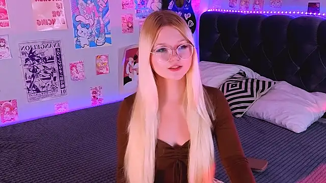 Snapshot of LunariaFox chatting on 07-24-26, 02:37 LunariaFox online show from 07-24-26, 02:37