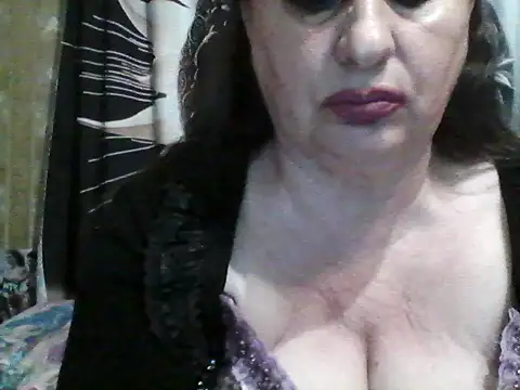 Snapshot of LoaqLovew chatting on 05-11-26, 04:04 LoaqLovew online show from 05-11-26, 04:04