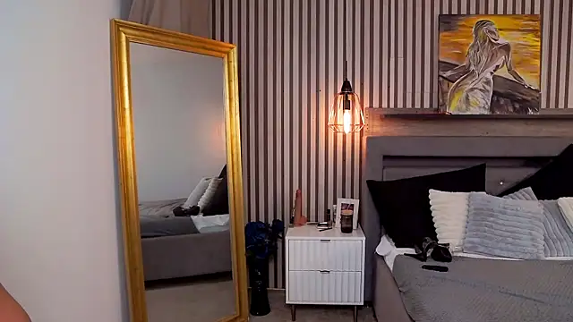 Snapshot of SofiaLace chatting on 07-13-26, 07:00 SofiaLace online show from 07-13-26, 07:00