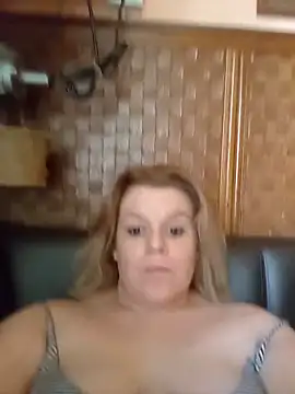 Snapshot of Maryquenn chatting on 06-15-26, 10:39 Maryquenn online show from 06-15-26, 10:39