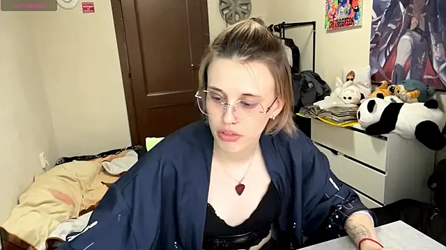 Queen moments  online show from 04-24-26, 11:12