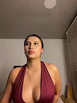 Snapshot of isaa_001 chatting on 05-16-26, 03:25 isaa 001 online show from 05-16-26, 03:25