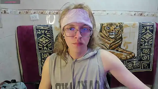 Jinnbooky online show from 06-21-26, 05:54