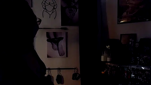 chelledark online show from 06-12-26, 04:39